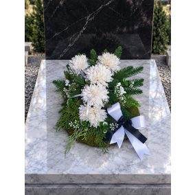 Krizantém fenyős csokor